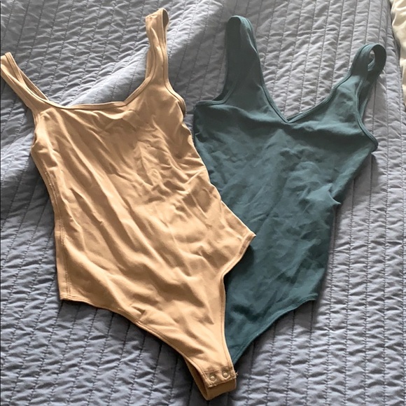 Abercrombie & Fitch Tops - Abercrombie XS bodysuit